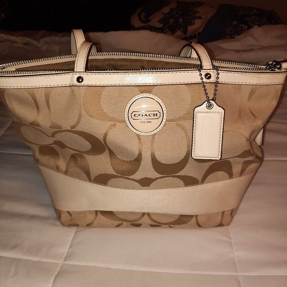 Coach Shoulder Handbag
